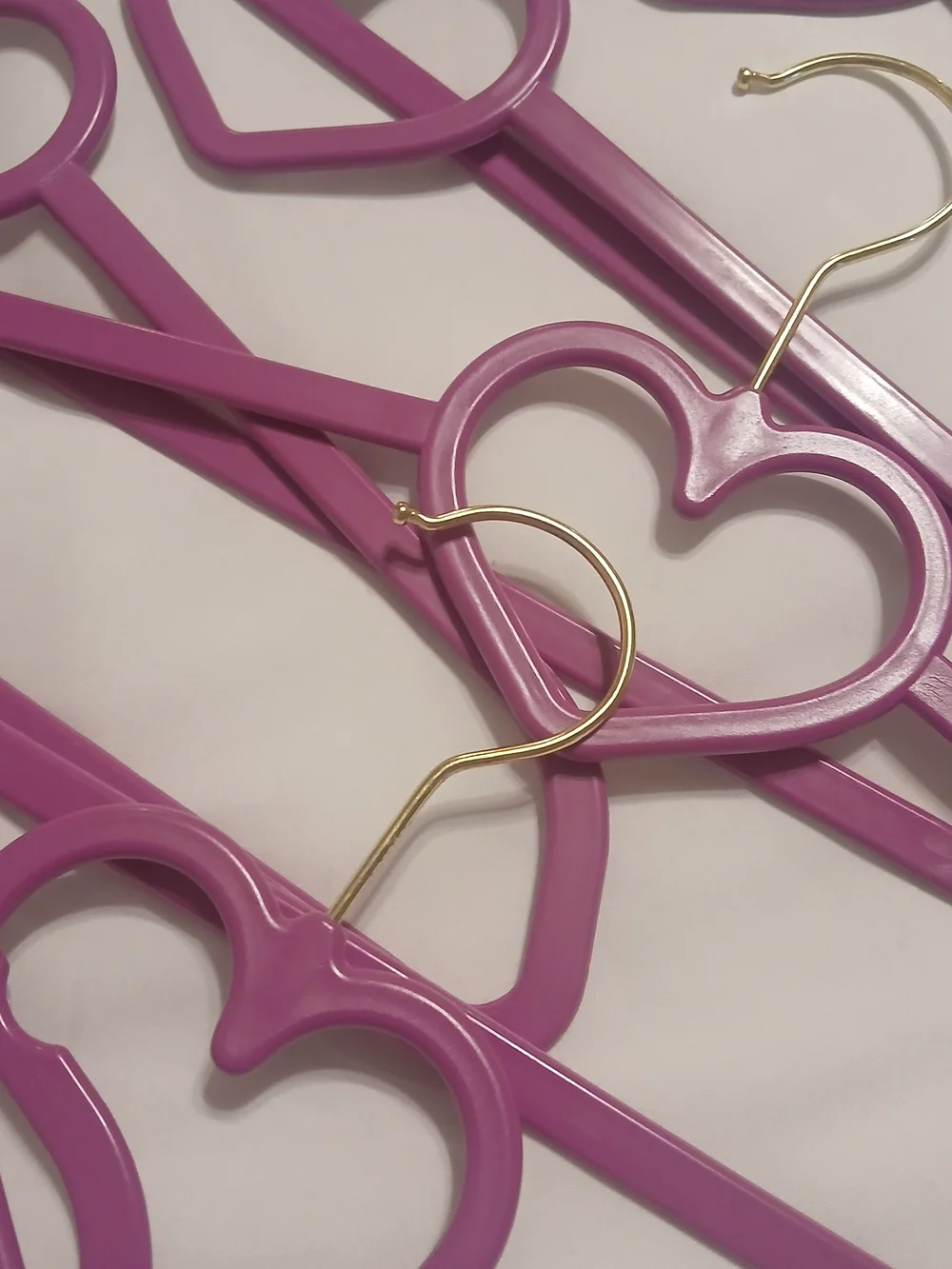 Dark Pink Heart-Shaped Plastic Hangers - Set of 20